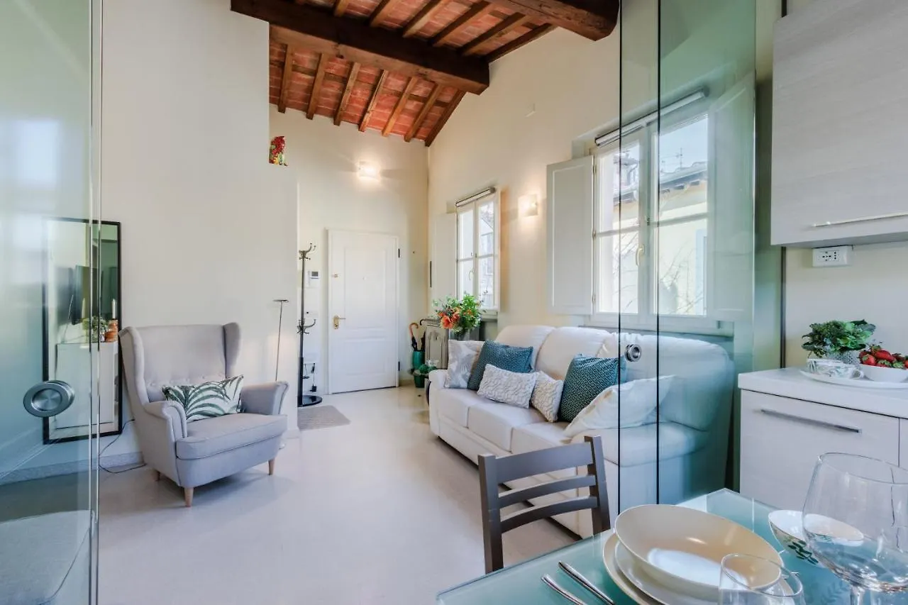 Helene Smart Flat With Elevator Inside Lucca Daire İtalya