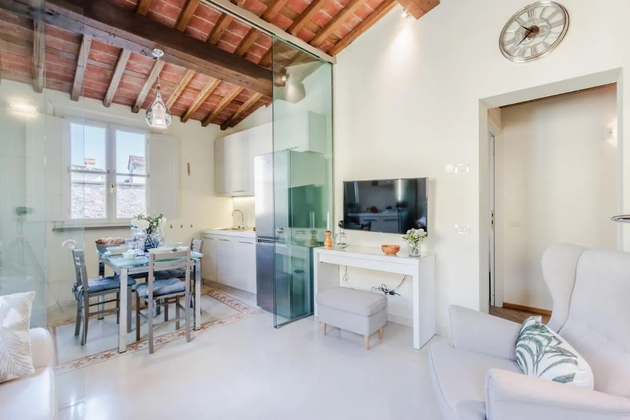 Helene Smart Flat With Elevator Inside Lucca Daire İtalya